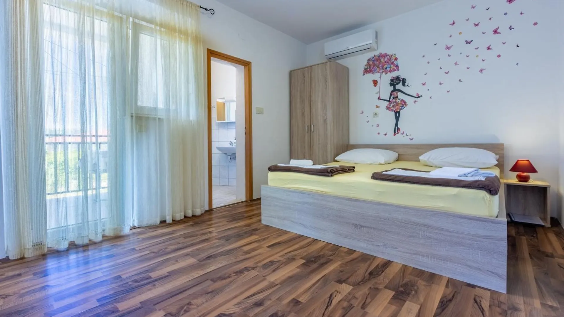 Konukevi Tustonjic Otel Novi Vinodolski
