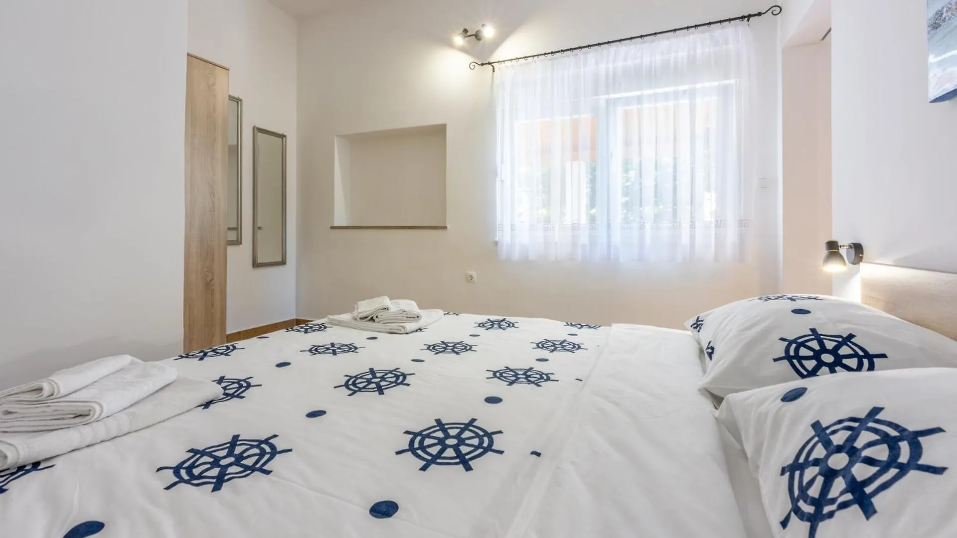Konukevi Tustonjic Otel Novi Vinodolski Hırvatistan
