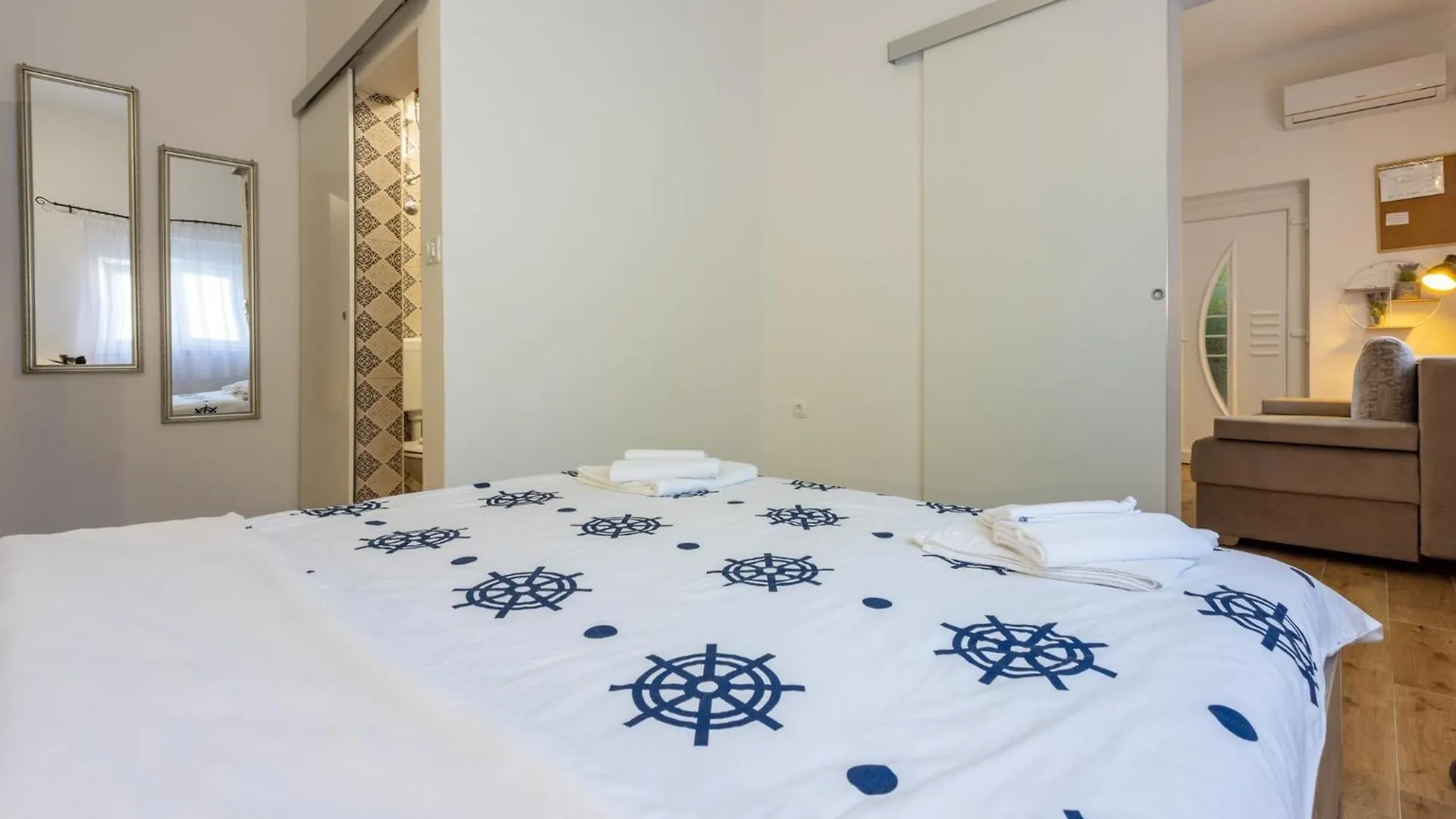 Tustonjic Otel Novi Vinodolski Konukevi